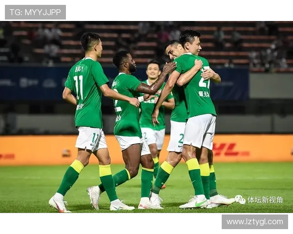 成都足球队强势领跑精英赛积分榜积分达到73分展现冠军实力