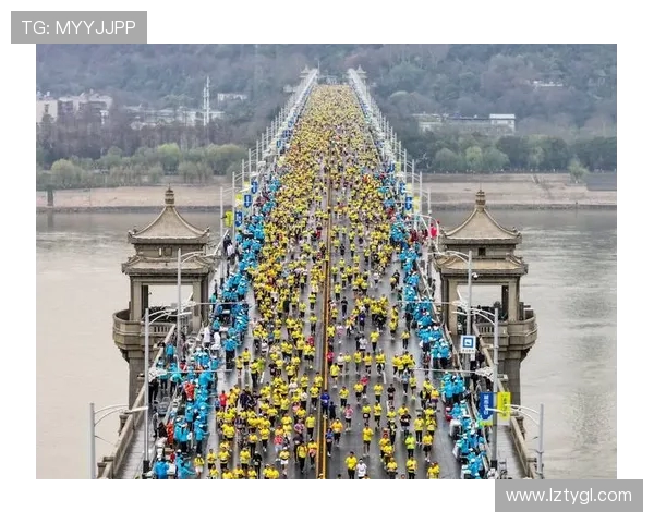 武汉极限运动队在马拉松大满贯中的耐力挑战与精彩表现分析